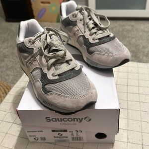 Saucony Shadow 5000 grey running shoes. 5.5mens/7womens
